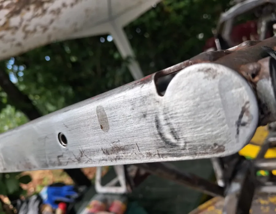 Projekt "QUAD BUILD" Rahmen entlacken – 4 Stunden Vollgas! – Bild 3